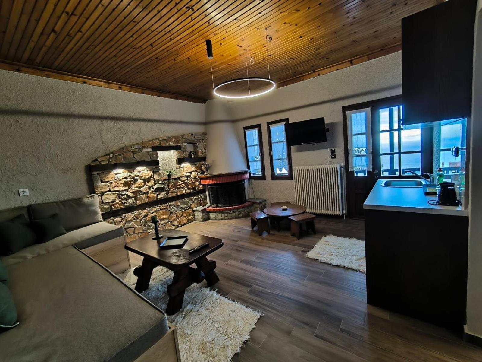 Enastron Guesthouse Palaios Panteleimonas Zewnętrze zdjęcie